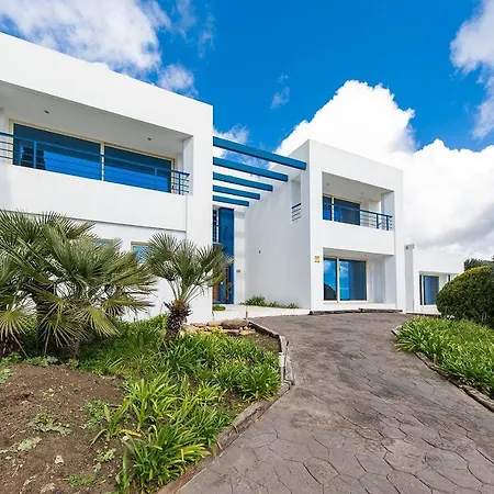 Villa Tarifa ヴィラ *