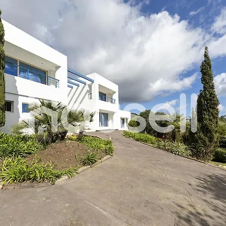 Villa Tarifa ヴィラ *